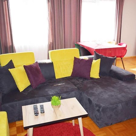 Mickitos Hostel & Apartments Skopje Luaran gambar