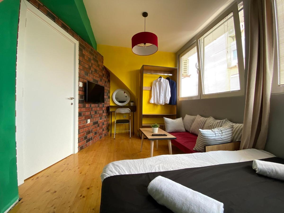 Mickitos Hostel & Apartments Skopje Luaran gambar