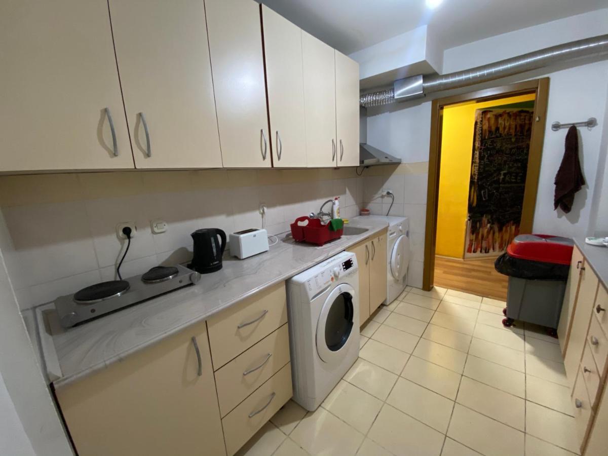 Mickitos Hostel & Apartments Skopje Luaran gambar