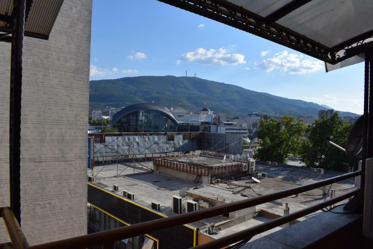 Mickitos Hostel & Apartments Skopje Luaran gambar